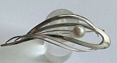 Stylistische Brosche - Silber - hübsche Juwelliersarbeit mit einer Perle
