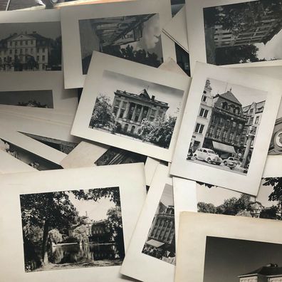 33 architektonische Aufnahmen von Chateaus in Frankreich u.a. um 1900 auf Pappe