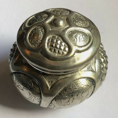 China Qing-Dynastie - Deckeldose Silber - hochwertige Arbeit - 113,8 Gramm