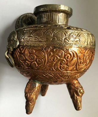 Vase Metall - hochwertige Arbeit , fein zesiliert- 26 cm Höhe - Gewicht 508 Gramm