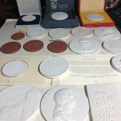 Meissen - Hochwertige Sammlung mit 21 Medaillien aus Porzellan + ein Siegel