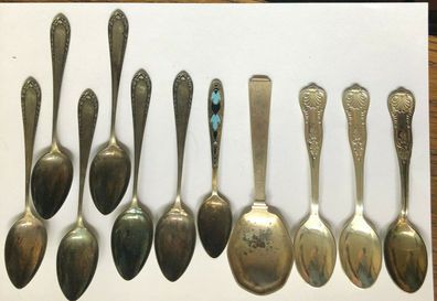 Sammlung mit 11 Silberlöffeln - gestempelt , teilweise Halbmond / Krone