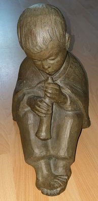 Kunst Ahrenshoop - 6,7 Kilo Keramik / Ton Skulptur - Signiert - Junge mit Flöte
