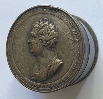 Charles James Fox 1749-1806 Memorial Snuff Box -seltene Nussholzbox mit Medaille