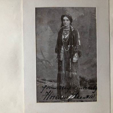 Florence Gleeson - Film - original Autogramm - Größe 14 x 9 cm