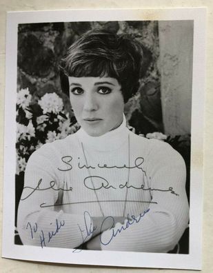Julie Andrew - Film - original Autogramm - Größe 13 x 10 cm