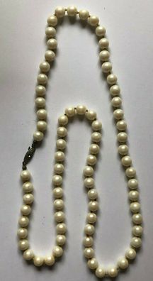 Perlenkette mit 835er Silber-Verschluß - Halskette - Länge geschlossen 35 cm