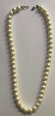 Perlenkette mit hübscher Schließe 925er Silber - edle Ausführung