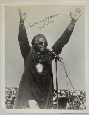 Desmond Tutu - Nobelpreis Frieden 1984 - original Autogramm - 25 x 20 cm