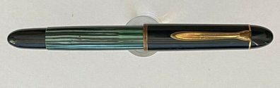 Pelikan - Vintage Kolbenfüllhalter Grün / schwarz - Feder aus 14 Karat Gold