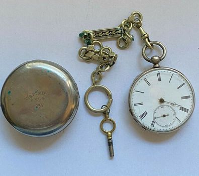 Taschenuhr mit Schlüsselaufzug und Uhrenkette + Case - Handaufzug -Werk läuft an