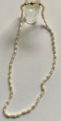 Hübsche Halskette - Süßwasserzuchtperlen mit 14 Karat Goldschließe