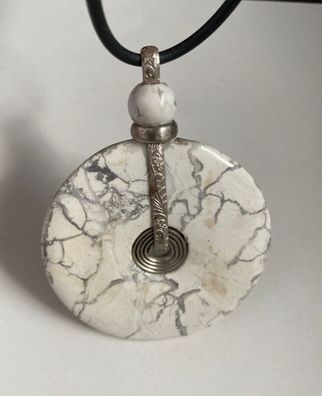 Großes Amulett aus Stein - Hübsche Arbeit mit Lederkette 925er Silberschließe