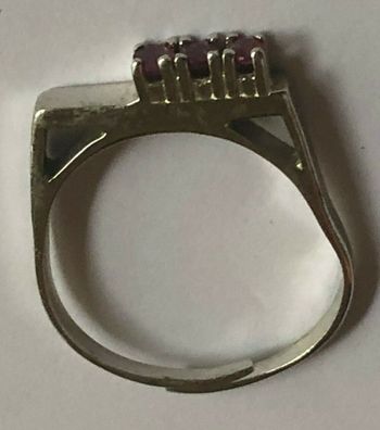 Eleganter Ring 835er Silber mit geschliffenen, roten Steinen - Ringgröße 57