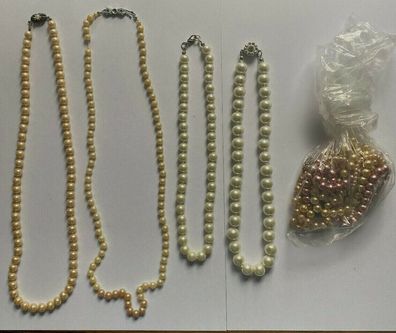 6 Perlenketten , davon zwei antike Ketten mit Silberschließe ( diese defekt )