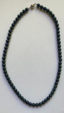 Sodalith Perlenkette - hübsche, elegante Halskette mit 925er Silberschließe