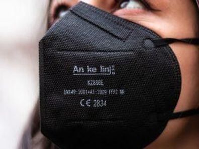 800 echte FFP2 Atemschutzmaske schwarz CE 2834 EU Nasen Schutz Mundschutz MHD 08-2025