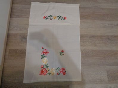 Vorhang für Küchenbord mit aufgestickten Rosen