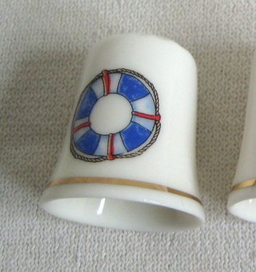 Fingerhut- maritim- Porzellan- Rettungsring