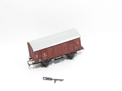 Piko - gedeckter Güterwagen . Braun - Spur N - 1:160 - N6