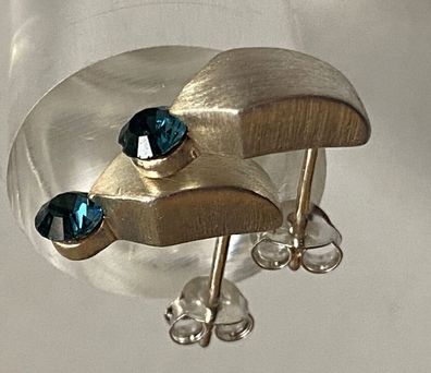 Elegante Ohrstecker mit geschliffenen, blauen Steinen - 925 Silber