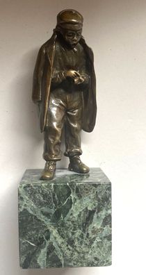 Männer-Skulptur - Braun patinierte Bronze auf Marmorsockel - Höhe insg. 14 cm
