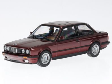 BMW e30 318i 320i 325i 1989 rot Modellauto 940024000 Maxichamps 1:43