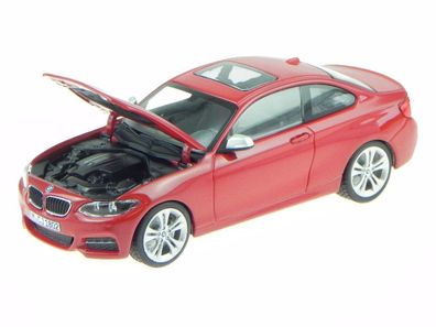 BMW F22 2er Coupe rmelbourne rot Modellauto Minichamps 1:43