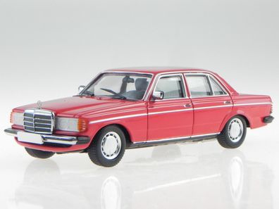 Mercedes W123 230E 1982 rot Modellauto 940032200 Maxichamps 1:43