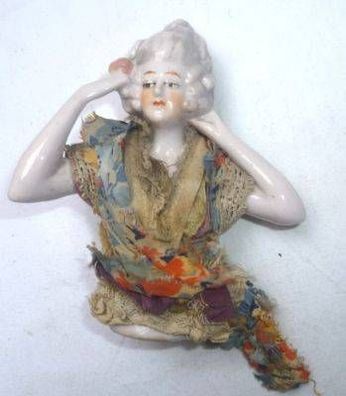 dekorative alte kleine Porzellanfigur im Rokoko-Stil um 1930