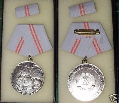 DDR Medaille der Waffenbrüderschaft in Silber im Etui