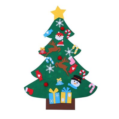 Weihnachtsbaum mit Ornamenten