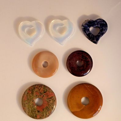 Mookait Unakit Opalglas Sodalith Donut Herz in Herz Donut 30 und 40 mm Edelstein