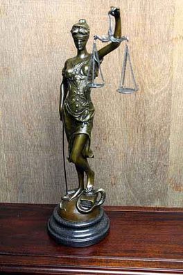 Bronzefigur Justitia Göttin der Gerechtigkeit