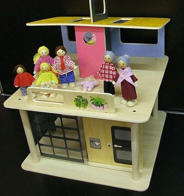 Ab 3 Jahre großes modernes Kinder Holz Puppenhaus + 7 Holz Puppen auf 2 Etagen