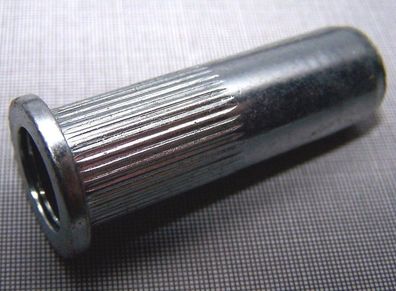 100 Dicht Blindnietmuttern M10 Stahl Flachkopf Becherniet 9-12mm mit Rändel #TC6