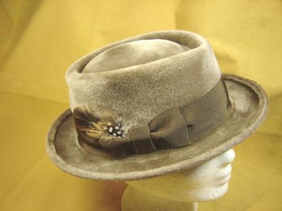 Damenhut klassischer Trachtenhut Velour beige Band braun m Feder DH282