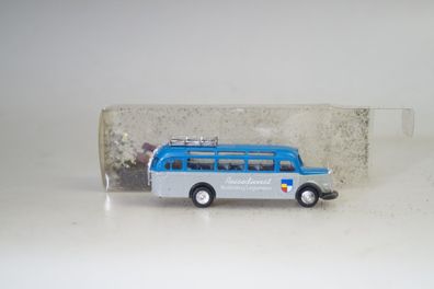 1:87 Praline 1034 Reisebus MB Mecklenburg – neuw., aber...