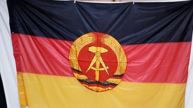 DDR Flagge 110 cm x 190 cm