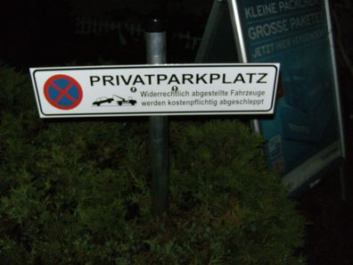 Privatparkplatz - Schild Parken verboten Größe 520 x 110 x 4,0 mm mit Pfosten 1 mtr.