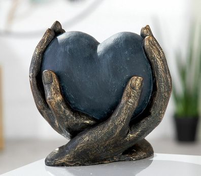 89381 Poly Sculpture "Heart in Hands" Herz in Händen (Gr. 15 x 15 x 10cm)