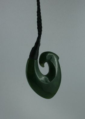 Fishhook Anhänger Hei Matau Jade Carving aus Neuseeland mit Schmuckbox