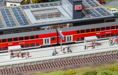 Faller 120202 Moderner Bahnsteig mit Zubehör Epoche V