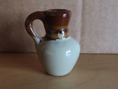 Figur kleine Kanne Vase ca. 4 cm hoch braun beige ein Henkel