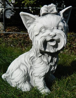 Figur Hund Yorkshire Terrier klein H 26 cm sitzend Tierfigur aus Beton (Gr. Klein)