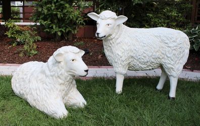 Gartenfigur Schafe lebensgroß liegend u. stehend H 40-60 cm Garten Deko Schaf