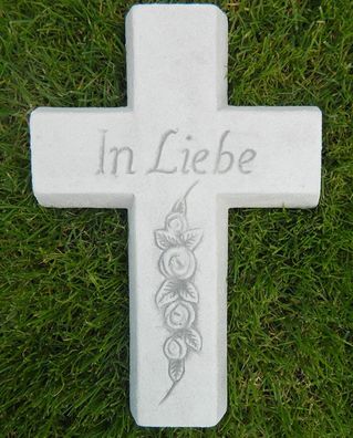 Beton Trauerelement Kreuz mit Aufschrift " In Liebe " Länge 30 cm Grabschmuck