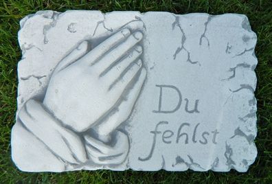 Dekofigur Deko Grabdekoration Tafel mit Aufschrift "Du fehlst" Länge 30 cm Beton