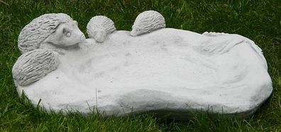 Dekofigur Deko Figur Gartenfigur Vogeltränke mit Igelfamilie H 8 cm aus Beton