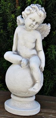 Dekofigur Deko Figur Skulptur Statue Engel sitzend auf Kugel H 38 cm aus Beton